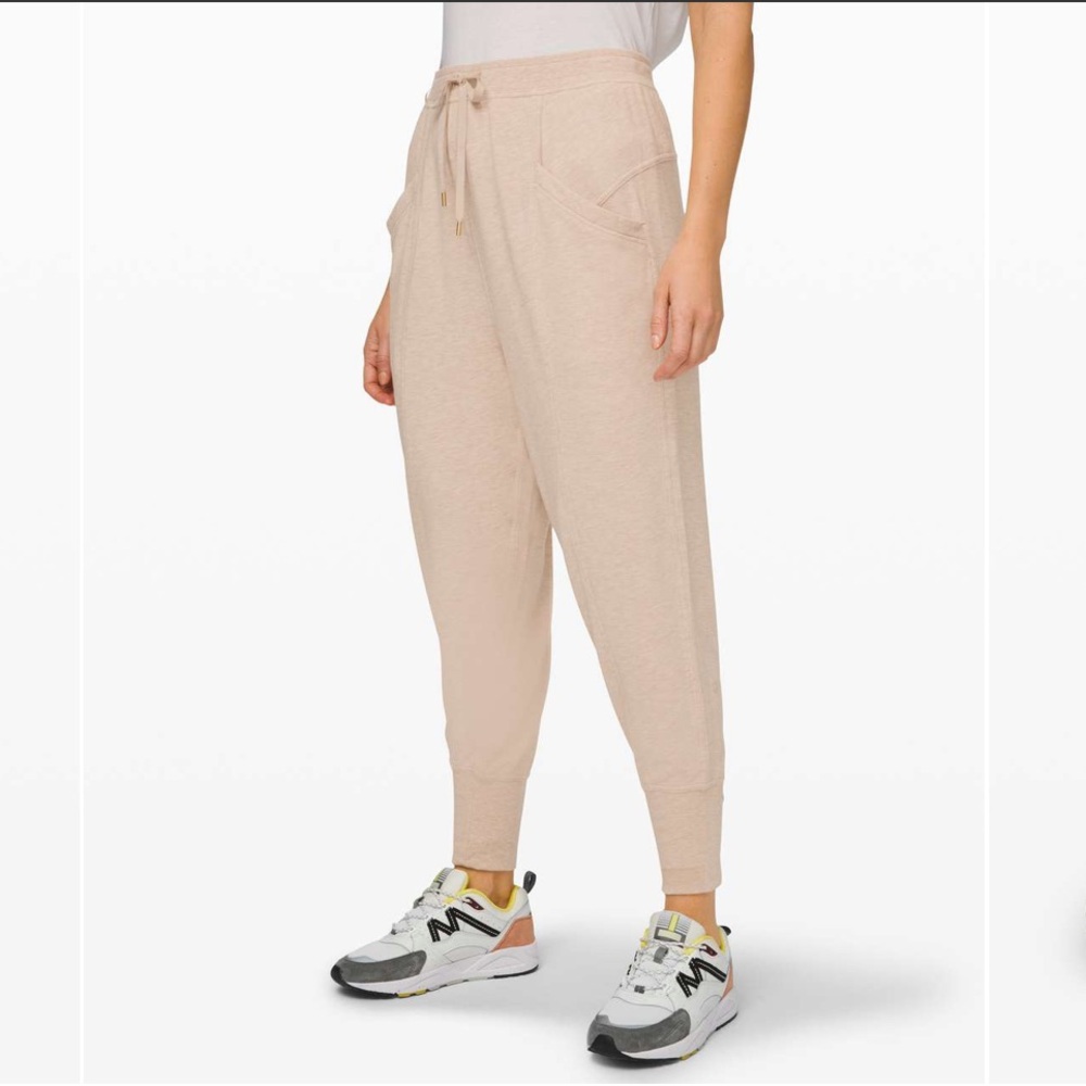 Lululemon Still Chill Jogger Heathered Cashew Size 6